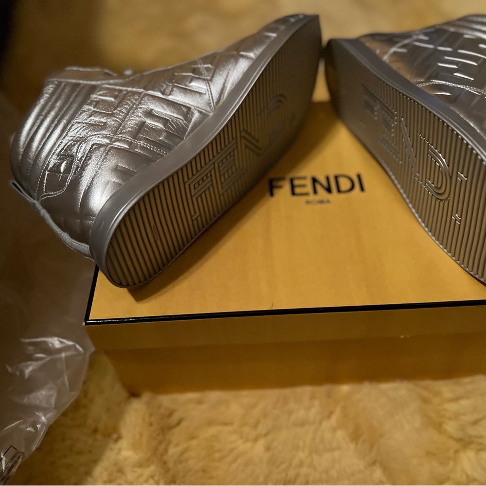 BRAND NEW FENDI SNEAKERS - Picture 6 of 6